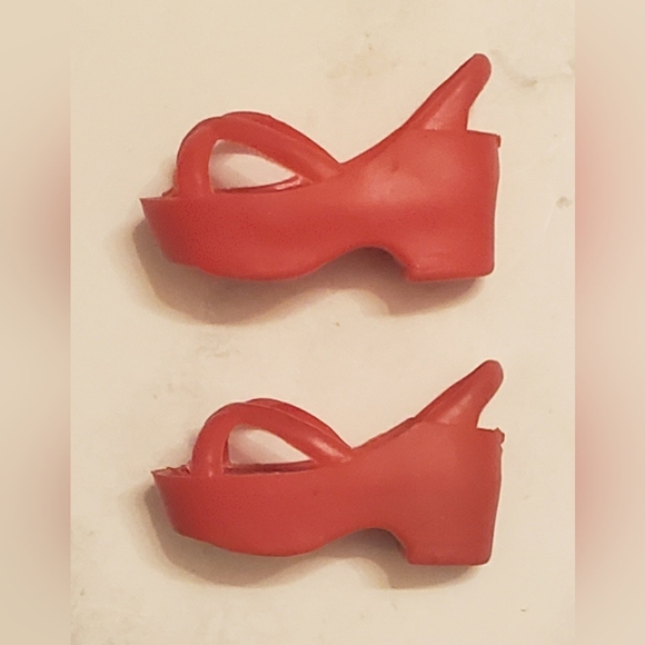 Vintage 1976 Bionic Woman or Dusty Kenner doll Red Wedge sandals - Picture 3 of 5